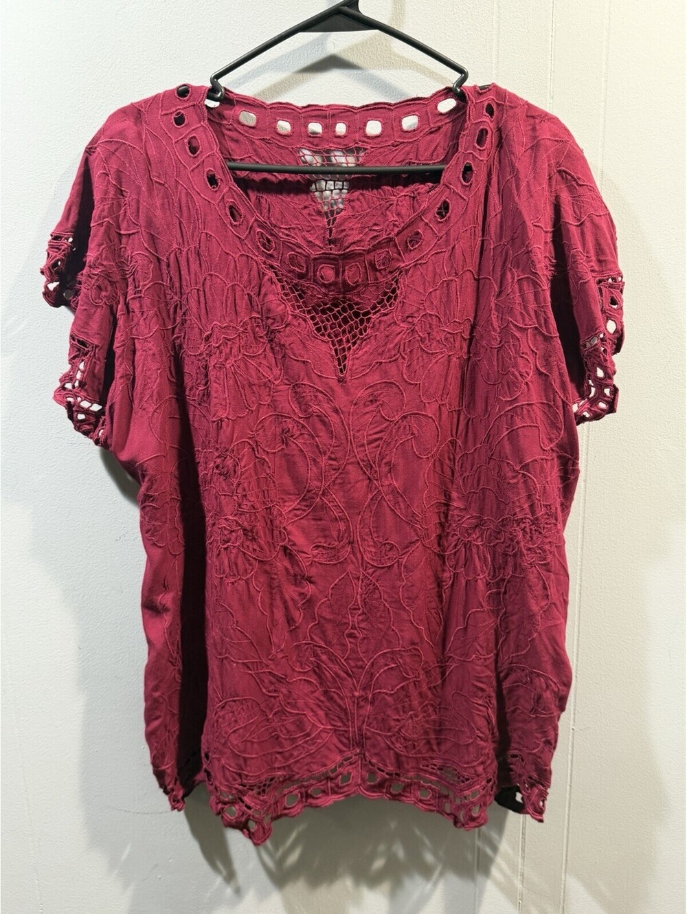 Womens Jane Ashley Top Size Small Burgundy Embroidered Floral Top